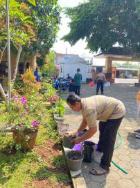 Pemerintah Kalurahan Pampang Lakukan Jumat Menanam